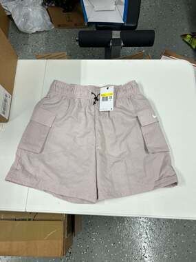 Nike Sportswear Essential Women's High-Rise Woven Cargo Shorts Platinum Violet D